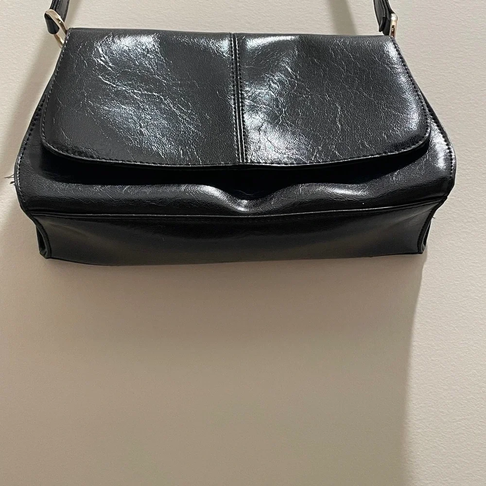 Liz Claiborne Black Faux Leather Shoulder Bag Minimalist Y2K Baguette Flap Bag
